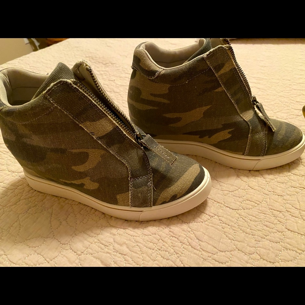 Camo booties